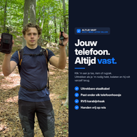 HoldMate telefoonkoord aan een rugzak tijdens het wandelen