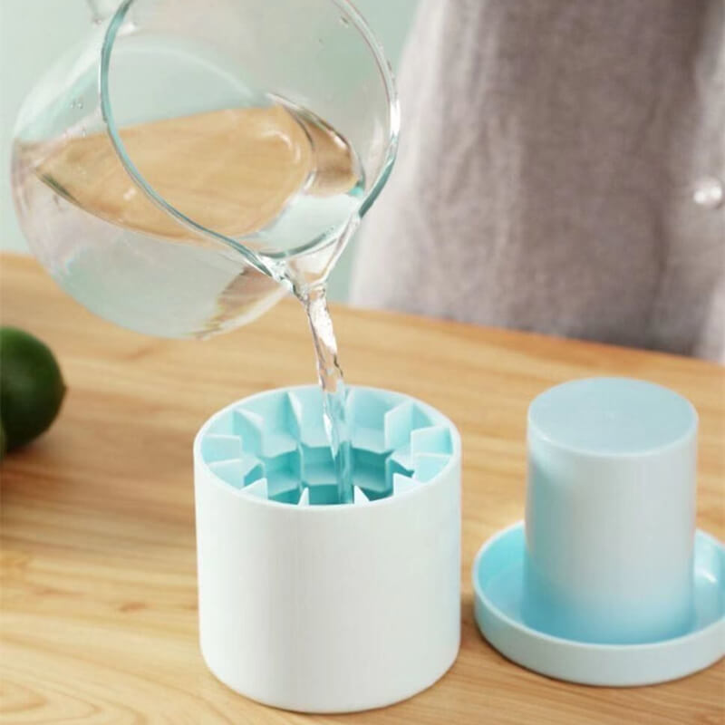 FrozenIce™ - Draagbare siliconen ijsblokjesmaker met deksel