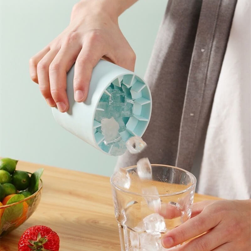 FrozenIce™ - Draagbare siliconen ijsblokjesmaker met deksel